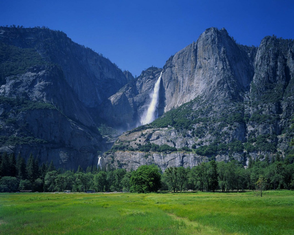 Yosemite-waterfall-california